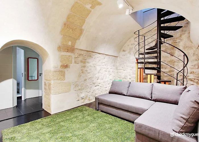 Authentic Apartment - 2Br-6P - Le Marais